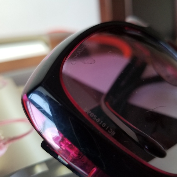 CHANEL CC Beautiful Vintage Sunglasses - Picture 3 of 16